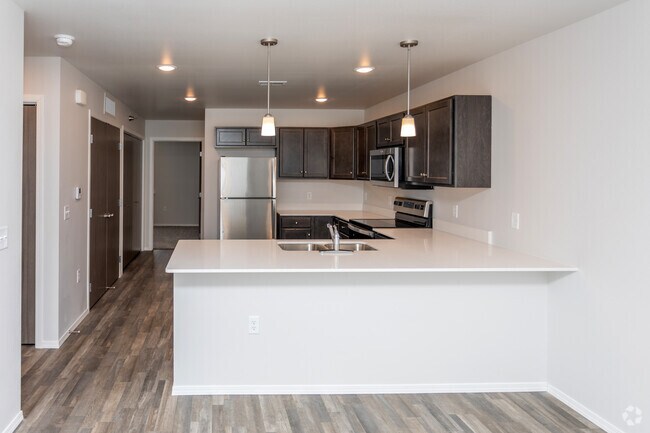 2HAB, 2BA - 913SF - The MarQ