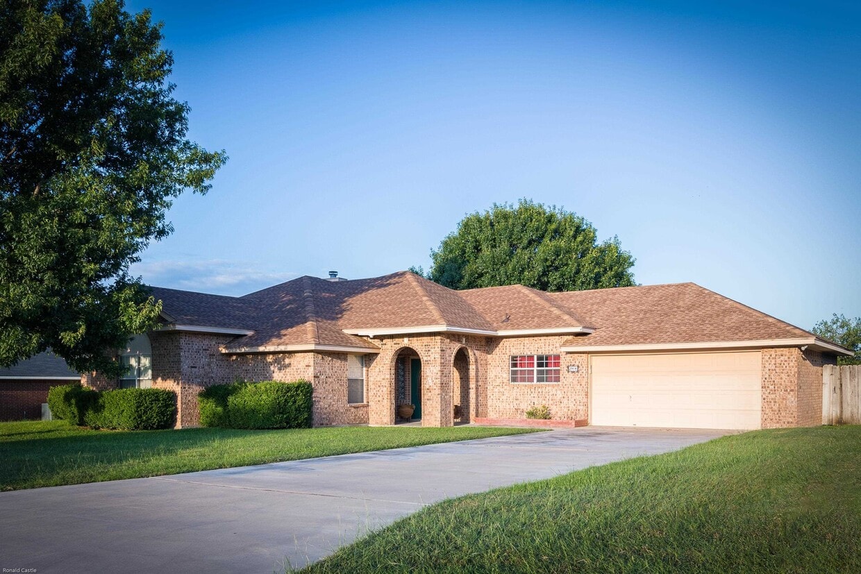 211 White Feather Trail, Del Rio, TX 78840 House Rental in Del Rio