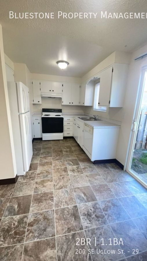 Foto del edificio - 2 Bedroom x 1.5 Bath Townhome Available in...