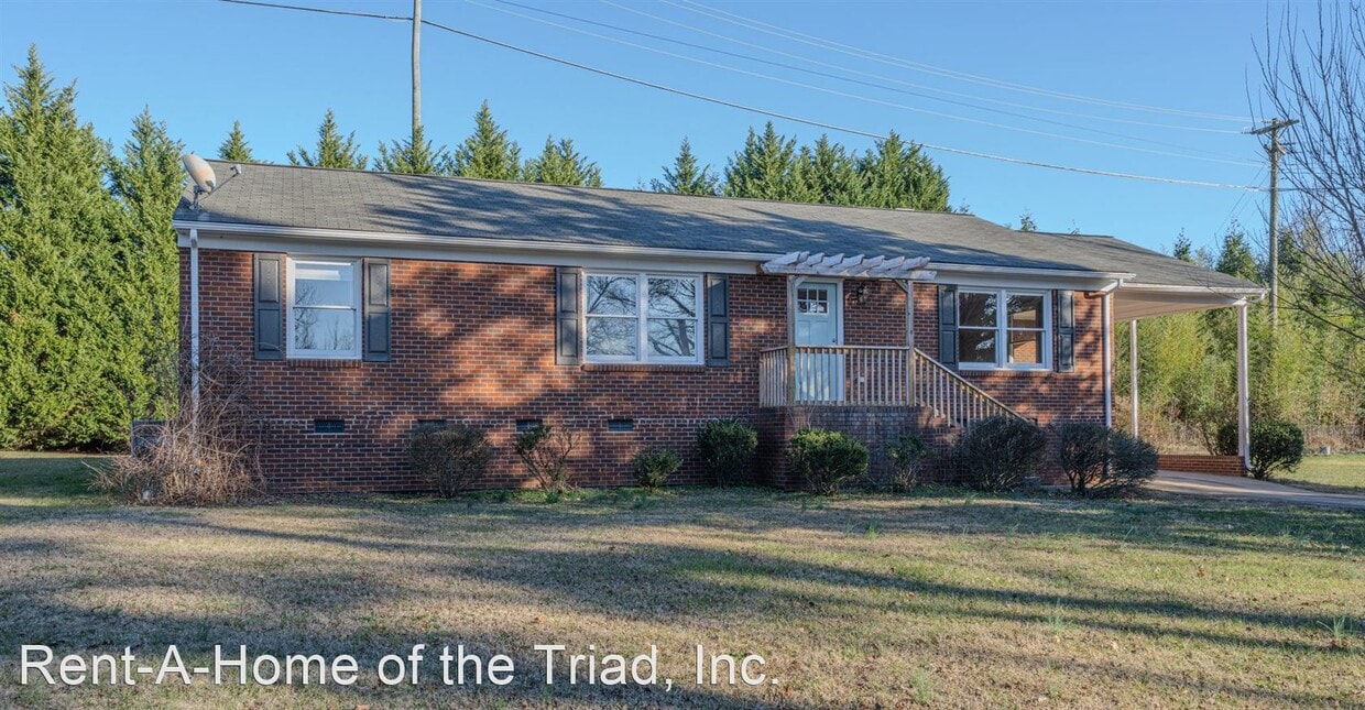 Primary Photo - 3 br, 2 bath House - 204 Brushwood Road