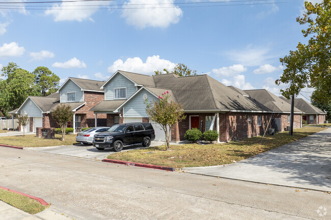 Building Photo - Humblewood Apartments