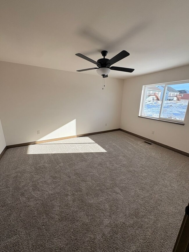 Building Photo - 222 E Randall Rd