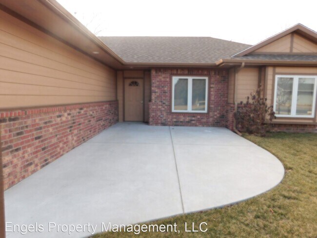 Building Photo - 3 br, 2 bath House - 517 N Village Rd