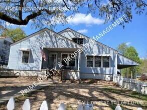 Building Photo - 402 Crestwood St