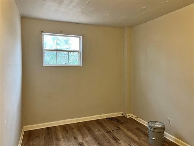 Building Photo - 525 Woodsmill Rd