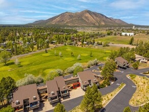 Building Photo - 2600 Valley View Dr