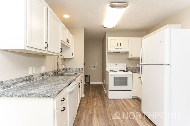 Foto del edificio - 3 BR/2BA | Newly Renovated Single Family Home | 1-Car Covered Parking | Gated backyard
