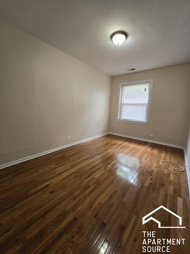 Foto del edificio - 3753 W Sunnyside Ave