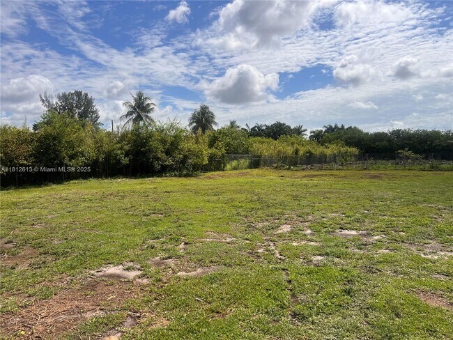 Foto del edificio - 16000 SW 209th Ave