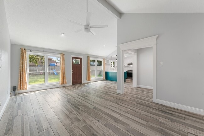 Building Photo - 16906 Rolling Acres Dr