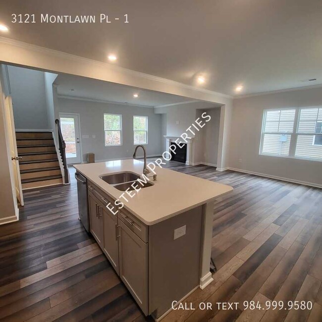 Foto del edificio - 3121 Montlawn Pl