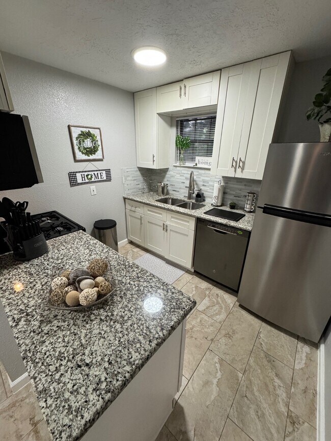Foto del edificio - 3316 N MacGregor Way