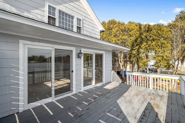 Foto del edificio - 52 Point Pleasant Rd