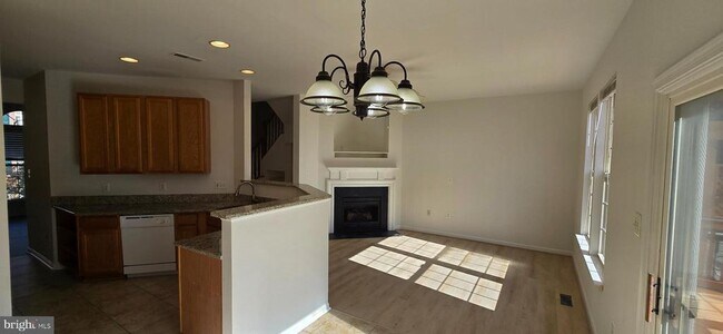 Building Photo - 46193 Walpole Terrace