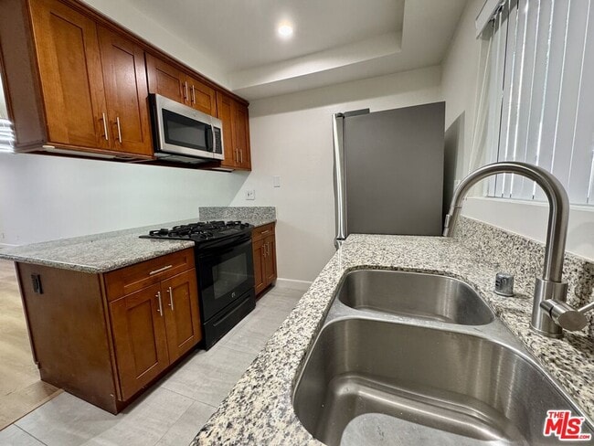 Building Photo - 1010 4th St