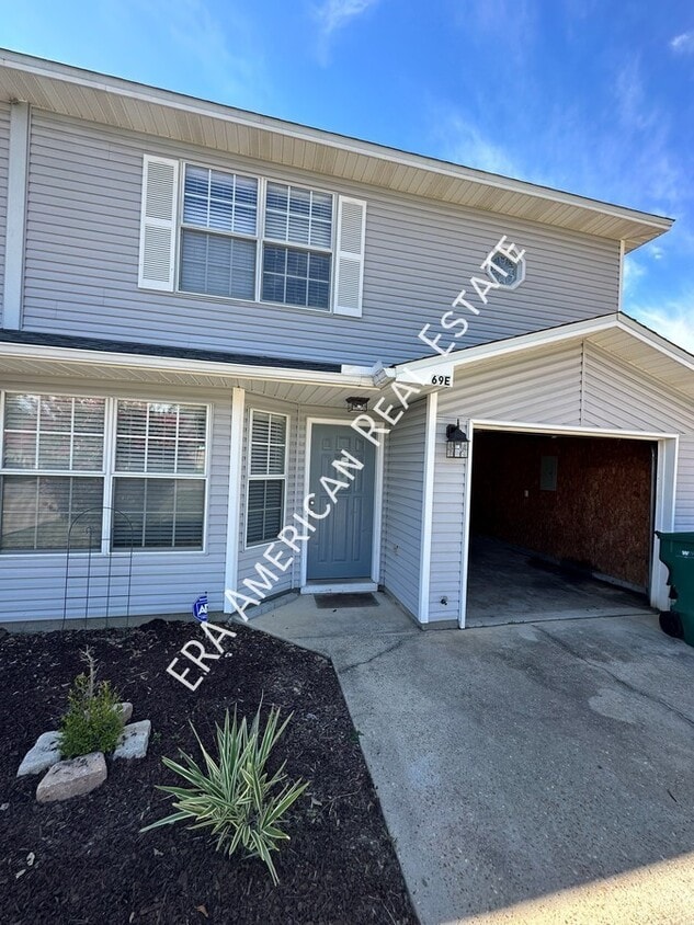 69 9th St, Shalimar, FL 32579 Townhome Rentals in Shalimar FL