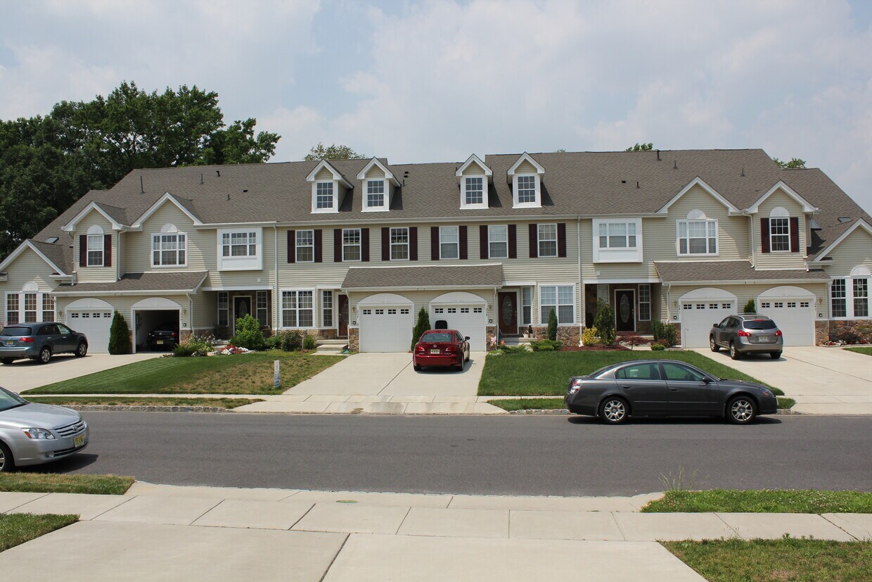 FrontView - 237 Westbrook Dr