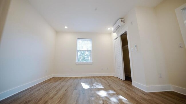 Building Photo - 6832 Ridge Ave