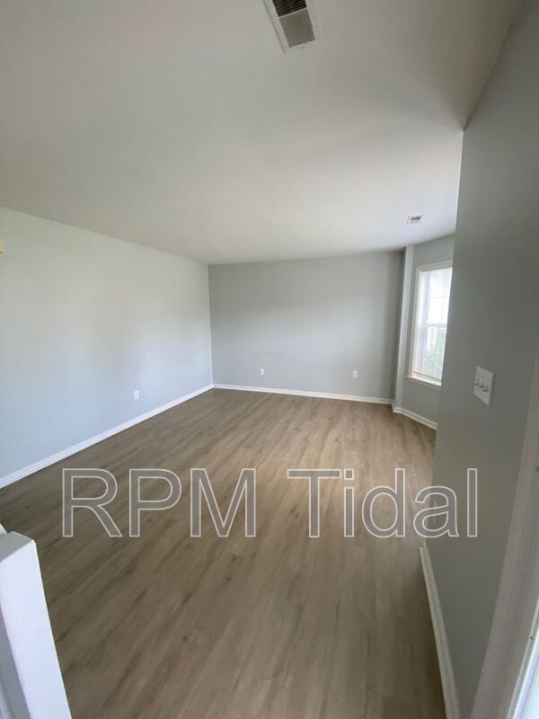 Foto del edificio - 105 Heather Way