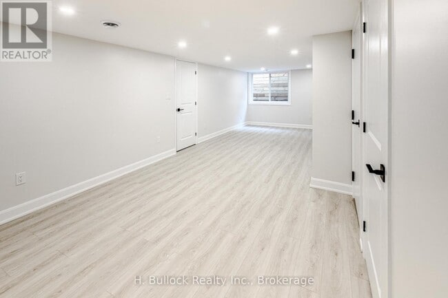 Building Photo - 3336 Kodiak St