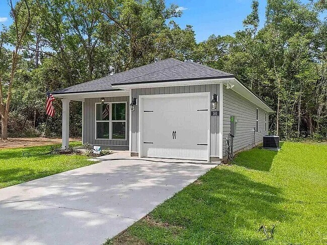 Foto del edificio - 8418 Cherry Ave