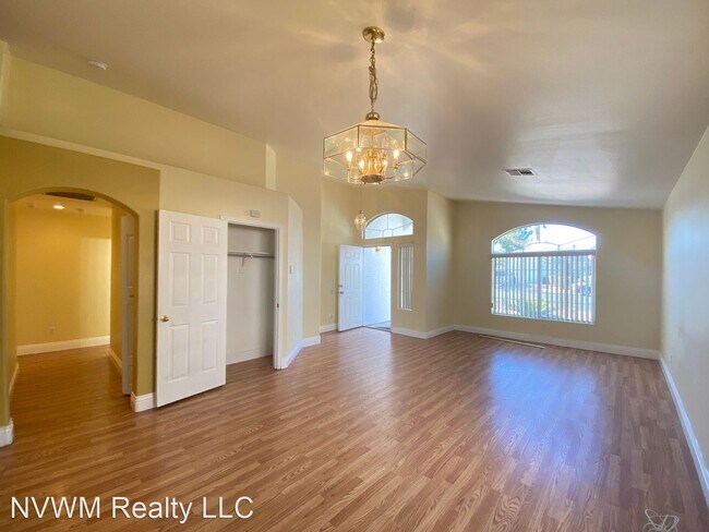 Building Photo - 4 br, 2 bath House - 1900 Crystal Glen Ct