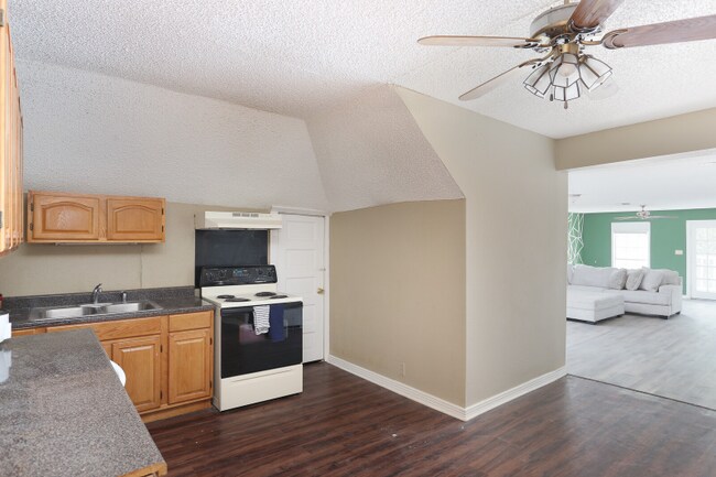 Building Photo - 1710 Donaldson Ave