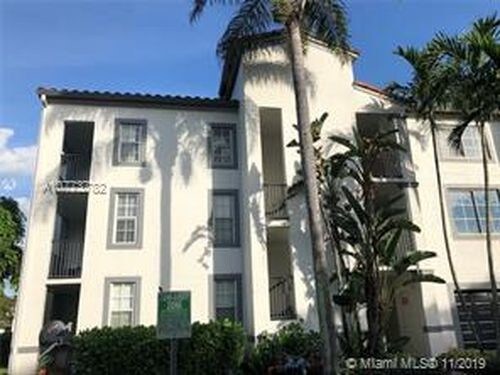 Foto principal - 4420 NW 107th Ave