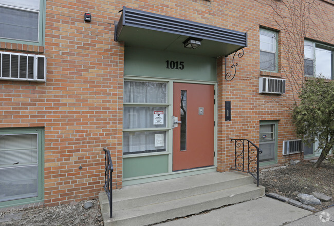 Building Photo - 1015 W 26th St