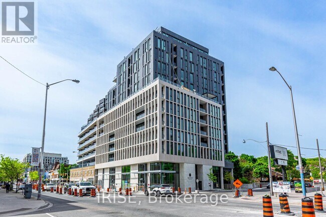 Building Photo - 1-401 Hillsdale Ave W