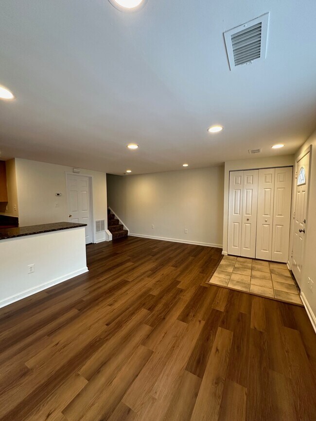 Building Photo - 23 Docena Ct