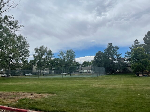 Foto del edificio - 2828 Silverplume Dr