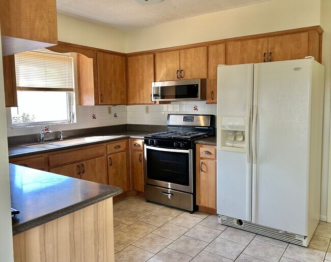 Foto del edificio - 3/2/2 Home in Silver Spring Shores