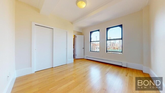 Building Photo - 147 W 79th St