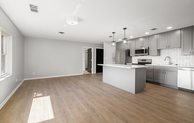 Foto del edificio - 2699 East Main Street, Unit B