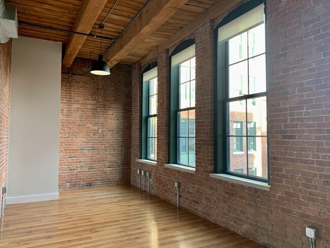 Building Photo - 49 Melcher St