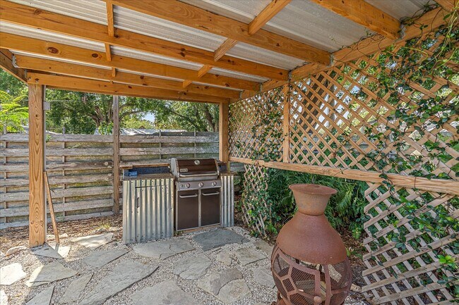 Building Photo - 5740 Britannia Dr