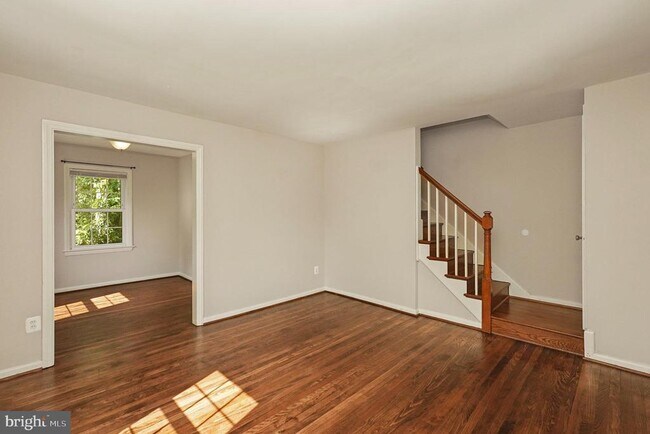 Building Photo - 2707 Jefferson Dr