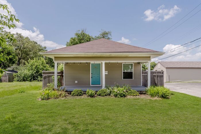 Photo - Charming Updated Bungalow in a Prime Location – 6194 Evanston Ave