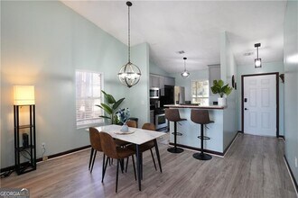 Building Photo - 5444 Glen Haven Dr