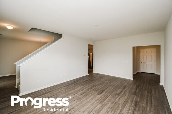 Building Photo - 102 S Trail Way