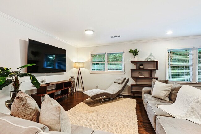 Foto del edificio - 4050 Washington Rd