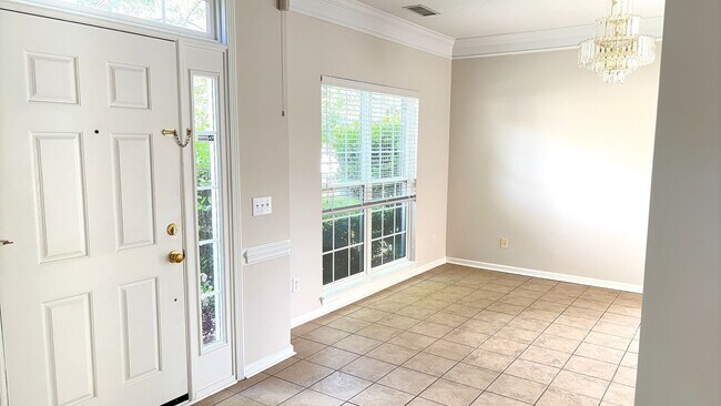 Foto del edificio - Beautiful Pristine, move-in ready home loc...