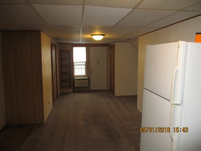 Building Photo - 512 9th St N