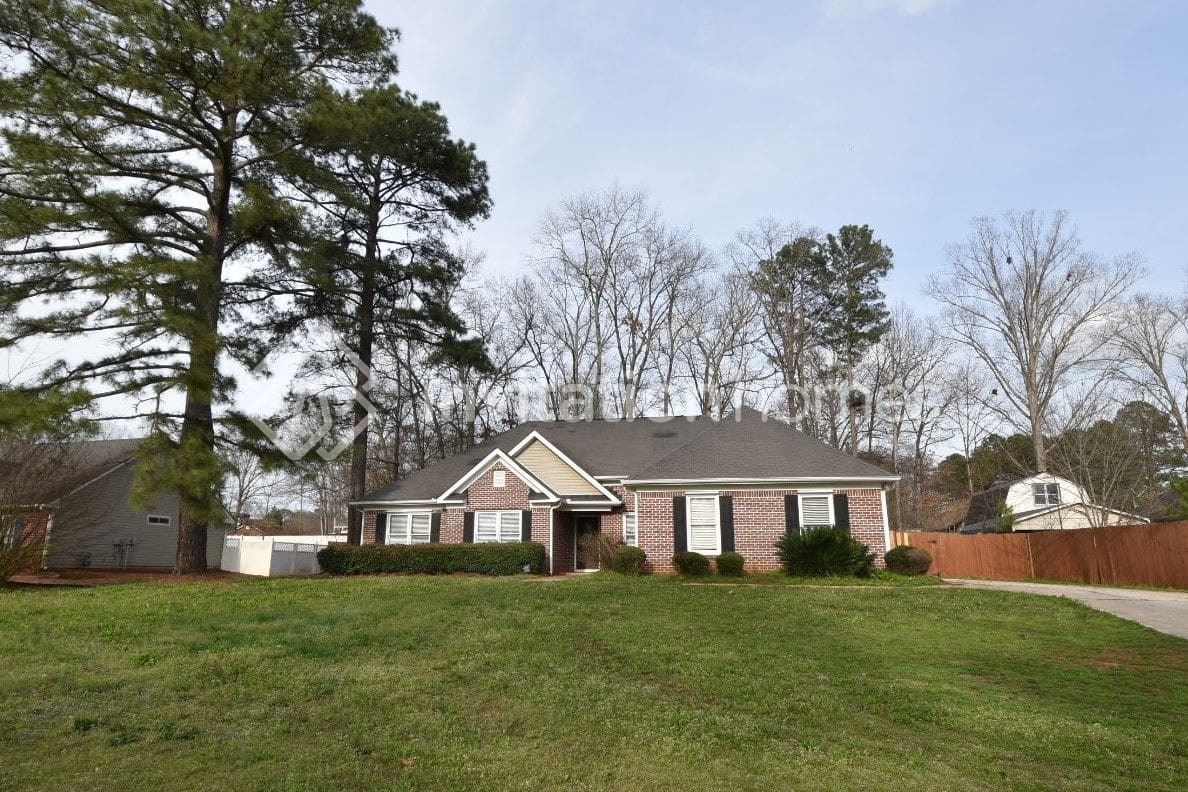 Primary Photo - 3232 Old Salem Rd SE
