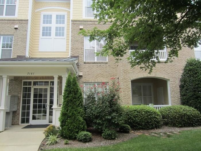 Primary Photo - 3161 Hemlock Forest Cir
