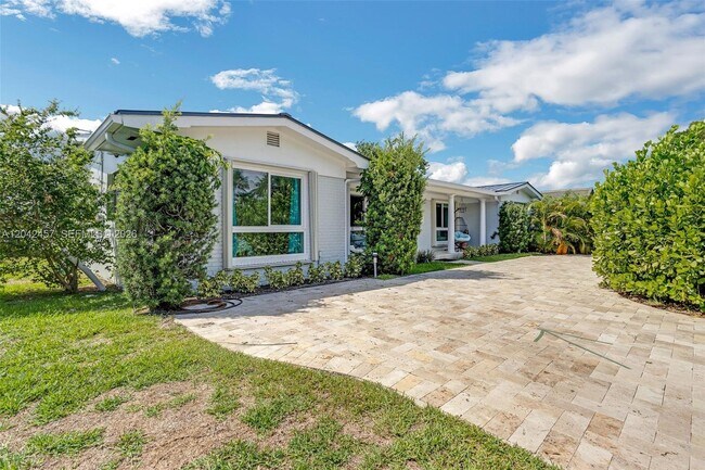 Foto del edificio - 633 N Crescent Dr
