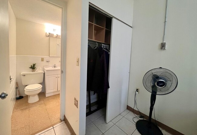 Foto del edificio - 460 Charles St