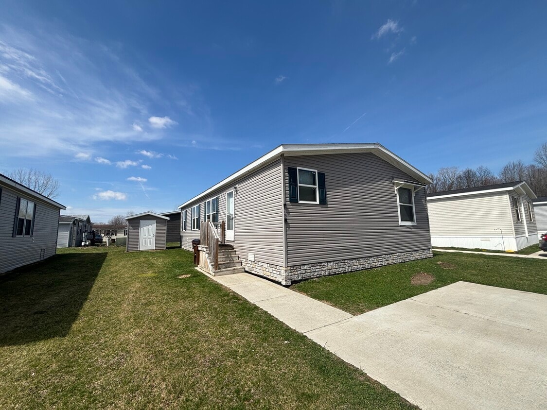Photo - 410 Laurel Oak Ln (Whittaker, MI)
