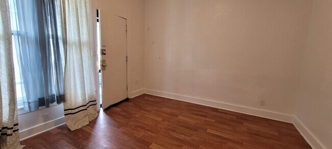 Foto del edificio - 217 N Washington St